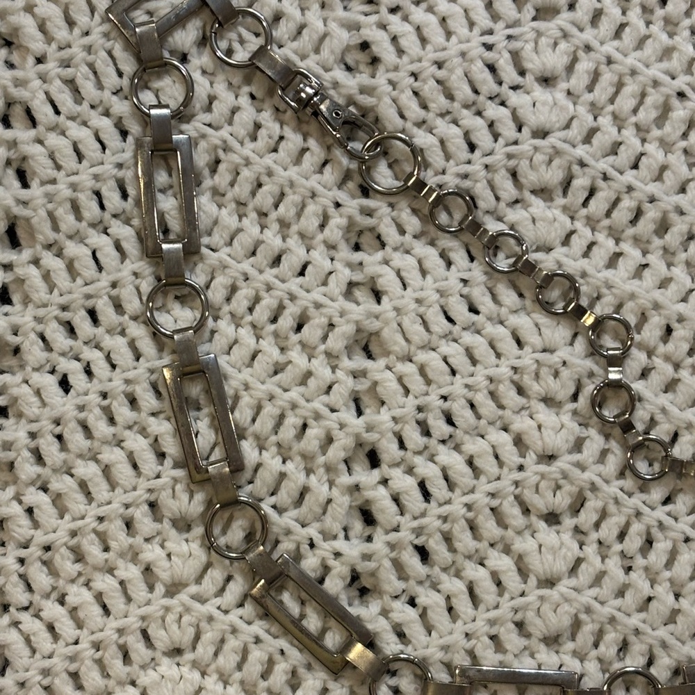 VINTAGE Silver Chain Belt - Picture 6 of 9